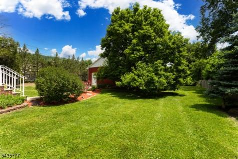 142 Mountain Parkway Green Brook NJ 08812