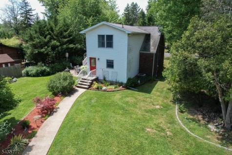 142 Mountain Parkway Green Brook NJ 08812