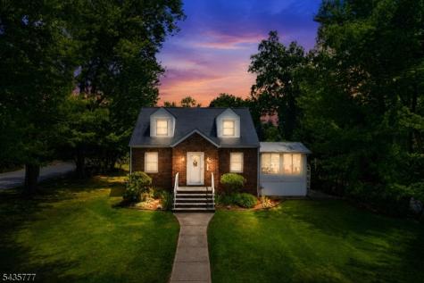 142 Mountain Parkway Green Brook NJ 08812