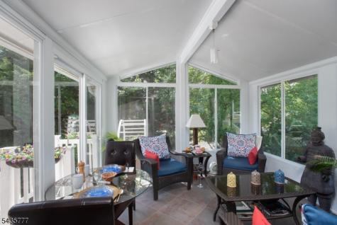 142 Mountain Parkway Green Brook NJ 08812