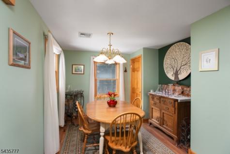 142 Mountain Parkway Green Brook NJ 08812
