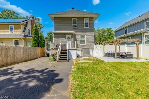 245 W 3rd Avenue Roselle NJ 07203