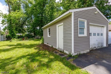 245 W 3rd Avenue Roselle NJ 07203