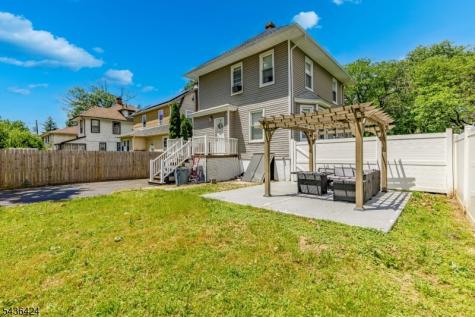 245 W 3rd Avenue Roselle NJ 07203