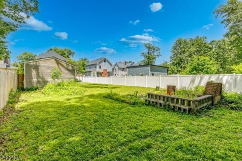 245 W 3rd Avenue Roselle NJ 07203