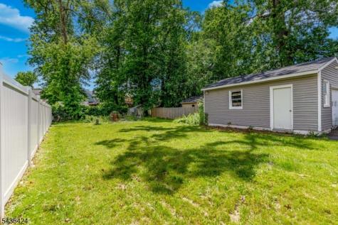 245 W 3rd Avenue Roselle NJ 07203