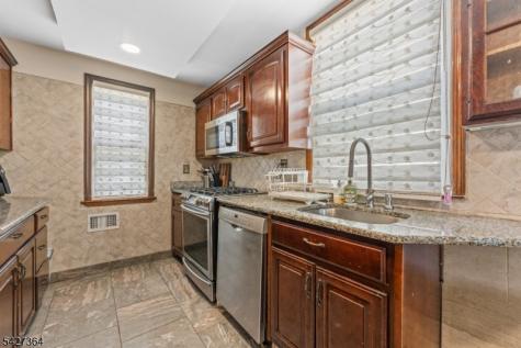 15 Putnam Place Clifton NJ 07011