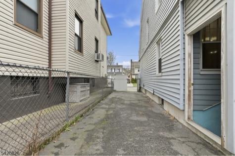 923 Kilsyth Road Elizabeth NJ 07208