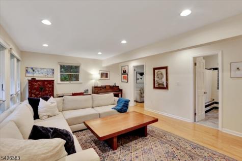 10 Crestview Drive Hopewell NJ 08525