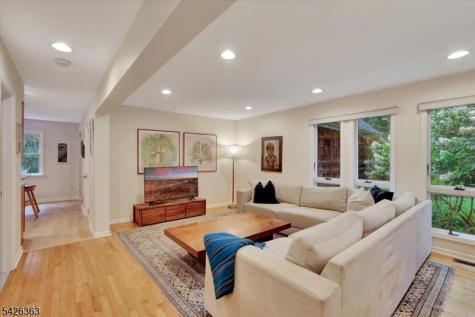 10 Crestview Drive Hopewell NJ 08525