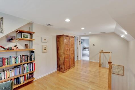 10 Crestview Drive Hopewell NJ 08525