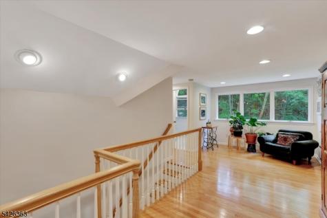 10 Crestview Drive Hopewell NJ 08525