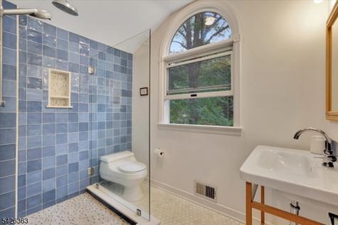 10 Crestview Drive Hopewell NJ 08525