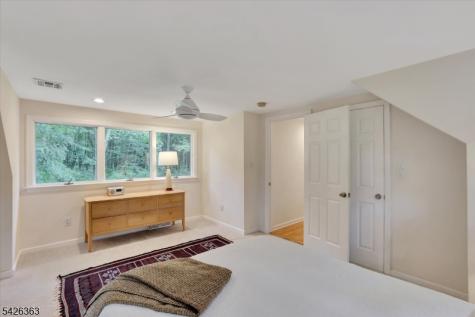 10 Crestview Drive Hopewell NJ 08525