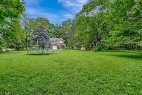 10 Crestview Drive Hopewell NJ 08525