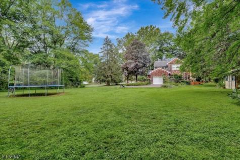 10 Crestview Drive Hopewell NJ 08525