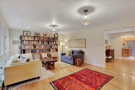 10 Crestview Drive Hopewell NJ 08525