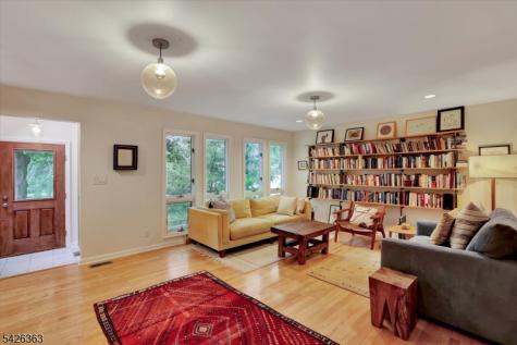 10 Crestview Drive Hopewell NJ 08525