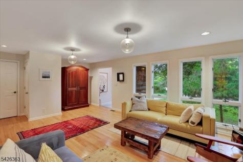 10 Crestview Drive Hopewell NJ 08525