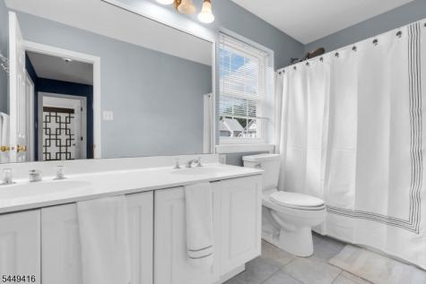 48 Plantation Road Readington NJ 08889