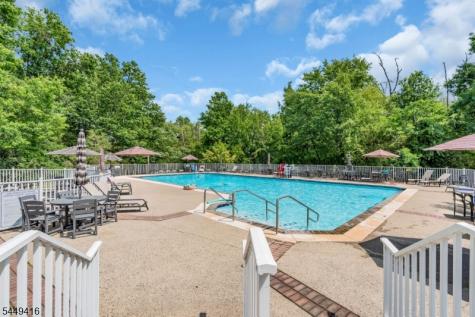 48 Plantation Road Readington NJ 08889