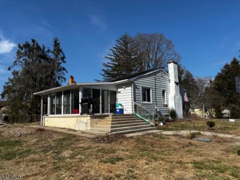 53 Carlton Avenue Ewing NJ 08618