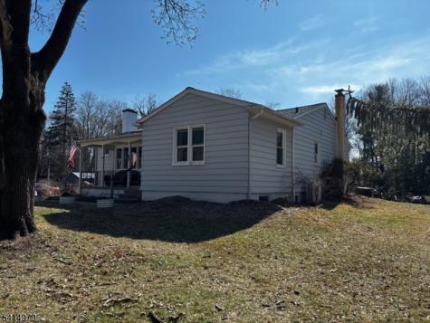 53 Carlton Avenue Ewing NJ 08618