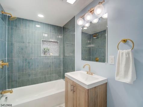 156 W Lincoln Avenue Roselle Park NJ 07204