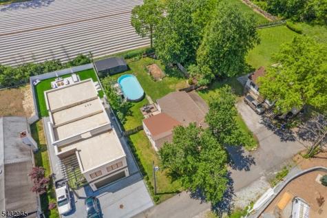 15 Volker Lane Livingston NJ 07039