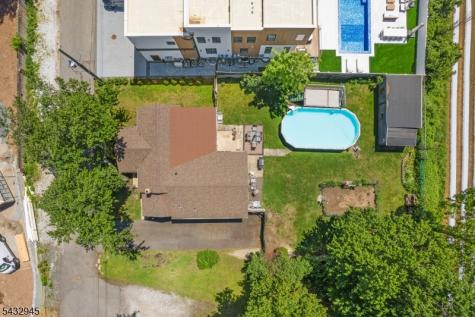 15 Volker Lane Livingston NJ 07039