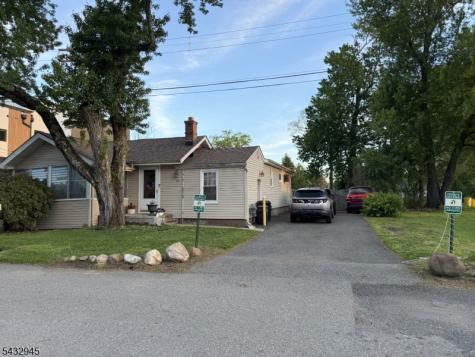 15 Volker Lane Livingston NJ 07039