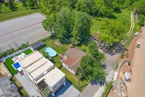 15 Volker Lane Livingston NJ 07039