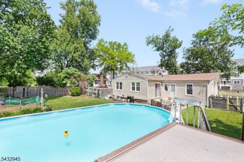 15 Volker Lane Livingston NJ 07039