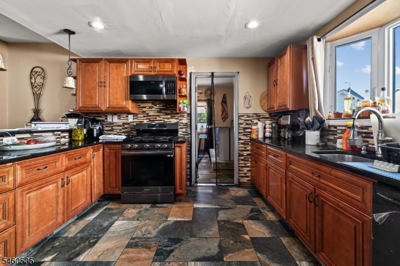 39 Richmond Avenue Paterson NJ 07502