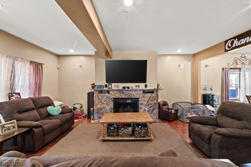 39 Richmond Avenue Paterson NJ 07502