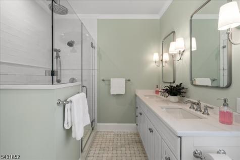 24 Water Street Tewksbury NJ 08833