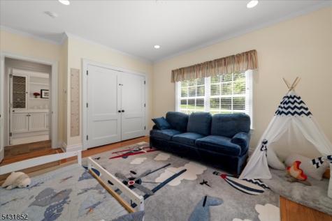 24 Water Street Tewksbury NJ 08833
