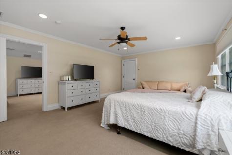 24 Water Street Tewksbury NJ 08833