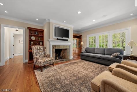 24 Water Street Tewksbury NJ 08833