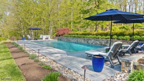 24 Water Street Tewksbury NJ 08833