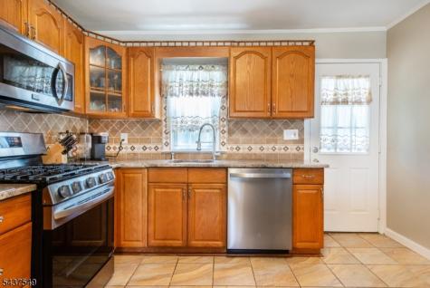 146 Giles Avenue Middlesex NJ 08846