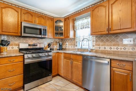 146 Giles Avenue Middlesex NJ 08846