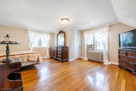 146 Giles Avenue Middlesex NJ 08846