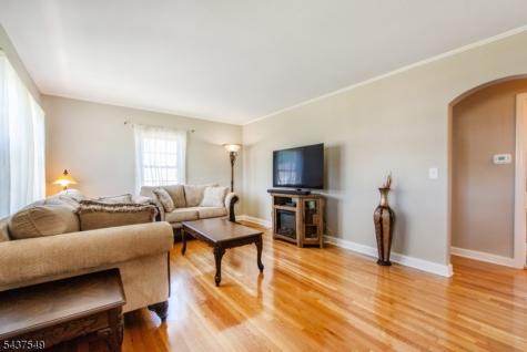 146 Giles Avenue Middlesex NJ 08846