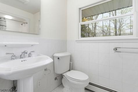 86 Kennedy Road Green NJ 07821