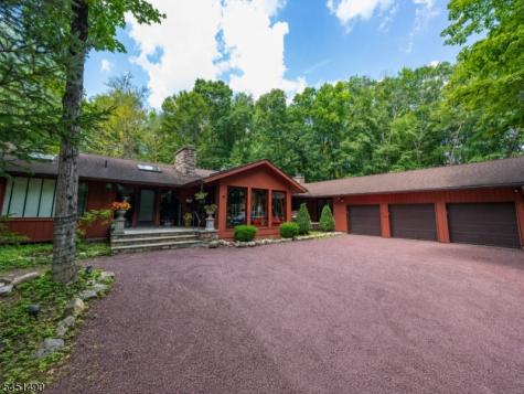 111 Ballantine Road Andover NJ 07821