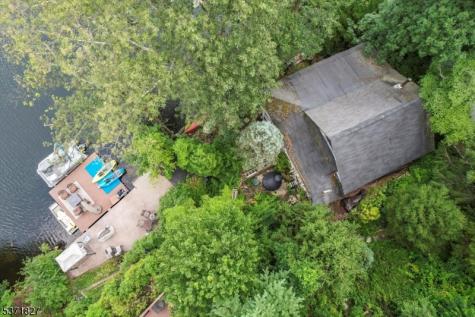 151 Pine Tree Road Bloomingdale NJ 07403