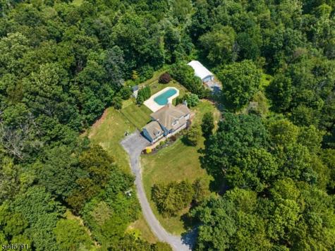 69 Lime Kiln Road Knowlton NJ 07832