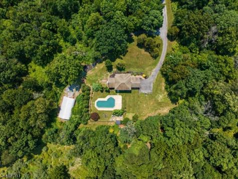 69 Lime Kiln Road Knowlton NJ 07832