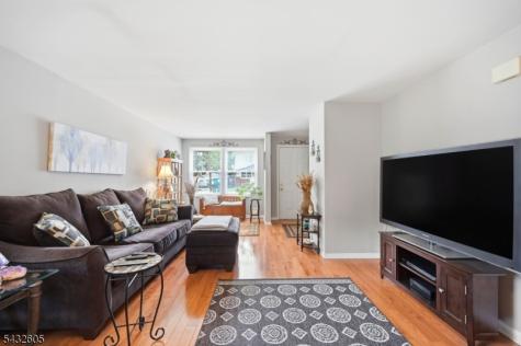 15 Orchard Street Bloomingdale NJ 07403